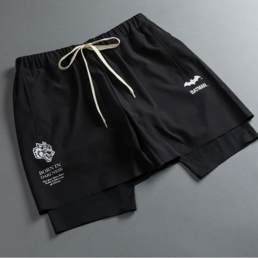 THE BATMAN COMPRESSION SHORTS IN BLACK